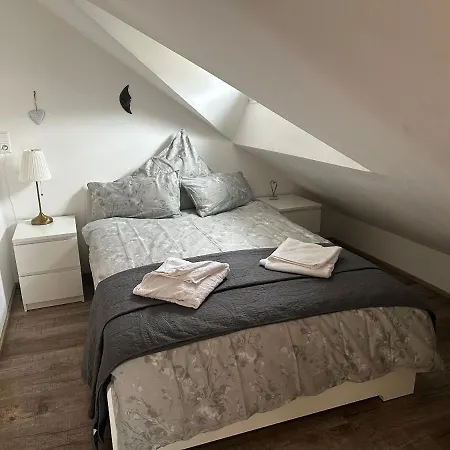 Old Bridge View דירה